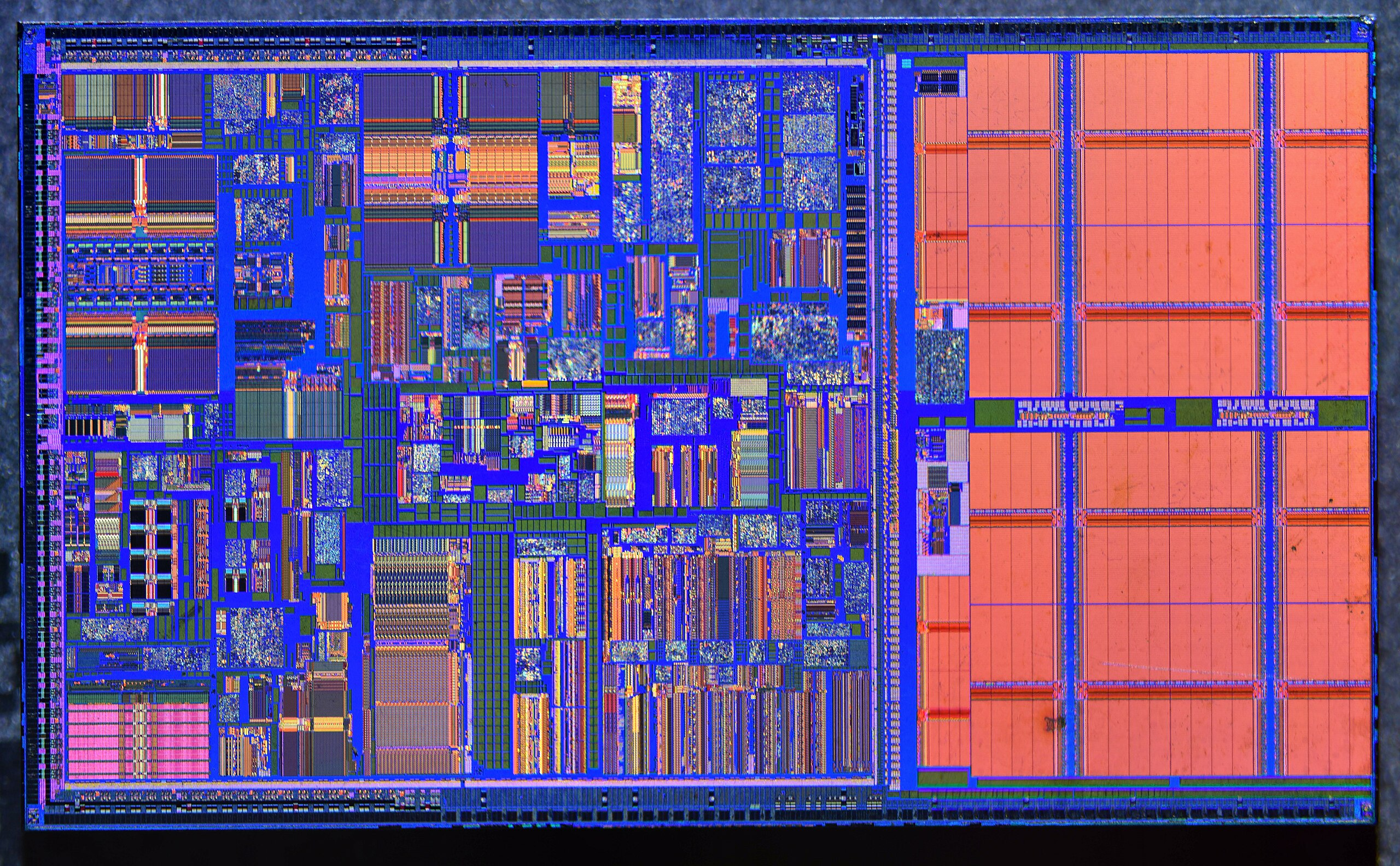 Die shot of an Intel Mobile Pentium II
